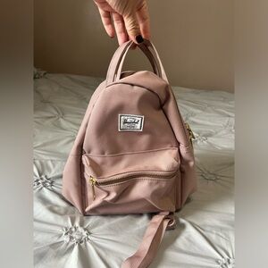 Mini Dusty Rose Herschel’s Backpack 🫶✨ worn only a couple times!